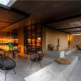 6 bedroom villa with pool and sea views near Noto, Sicily, sleeps 12